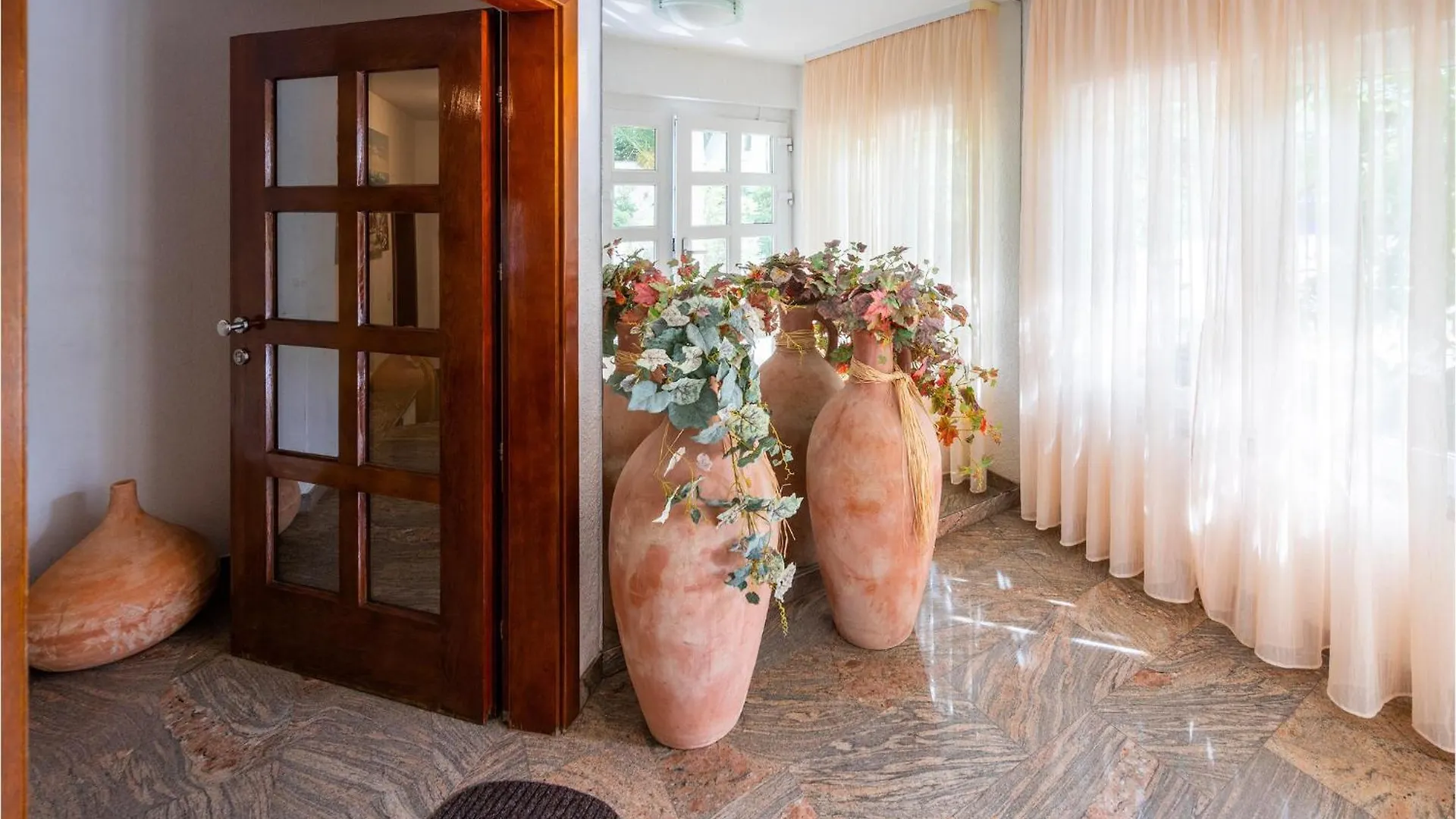 3 Bedroom Stunning Apartment In Pula