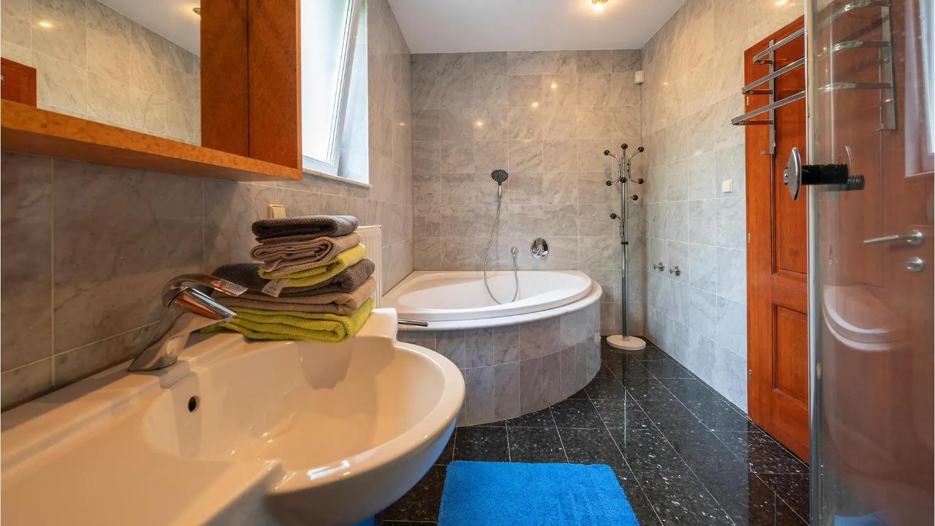 3 Bedroom Stunning Apartment In Pula