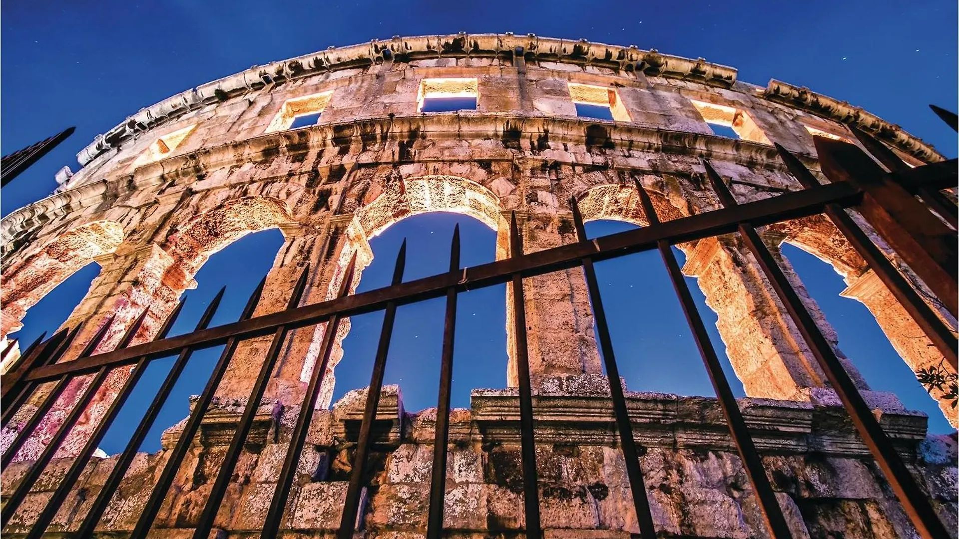 3 Bedroom Stunning Apartment In Pula 0*,