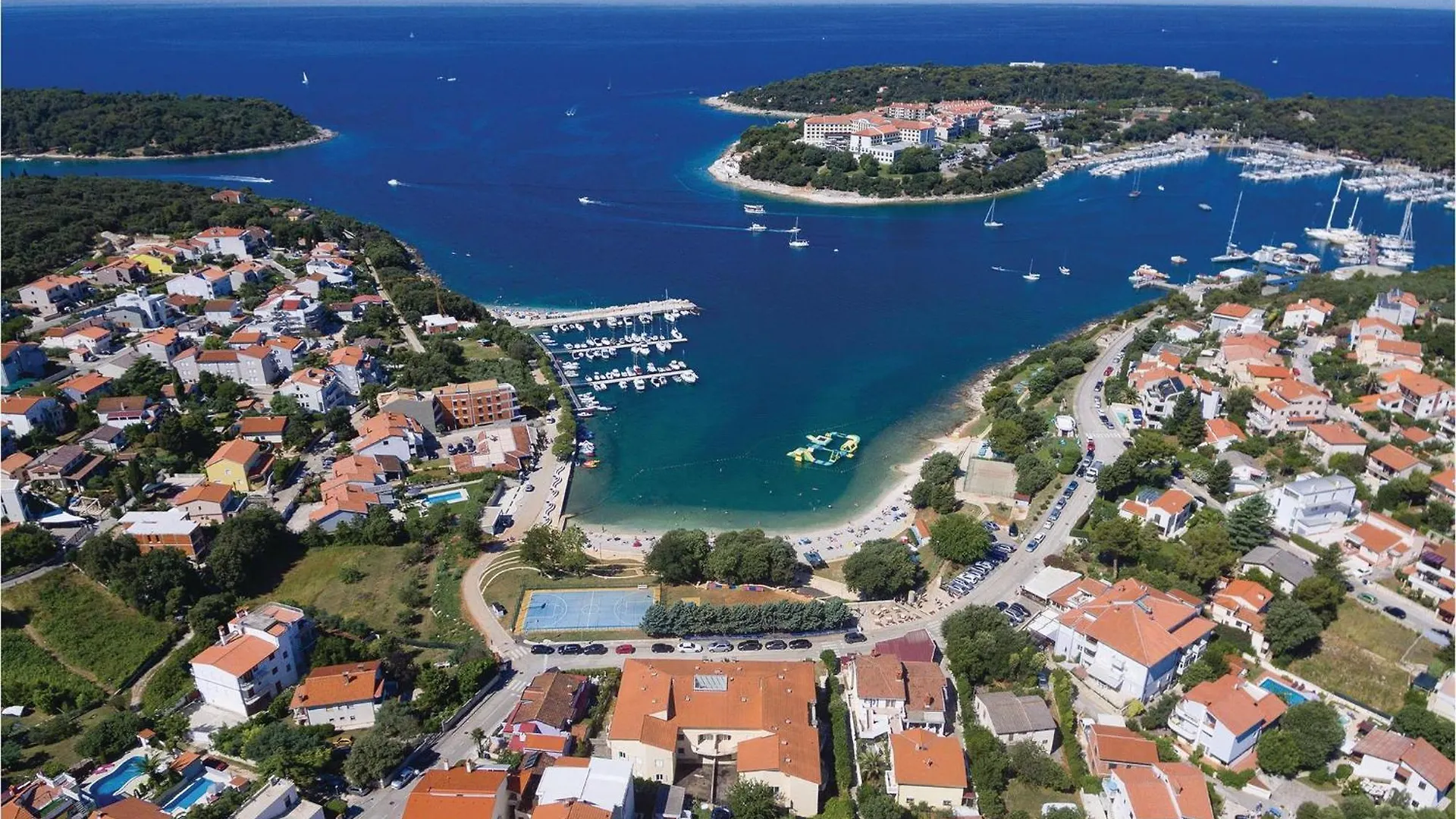 3 Bedroom Stunning Apartment In Pula